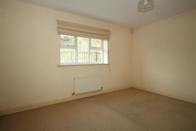 2, Mallard Mews, South Elmsall, Pontefract photo 4