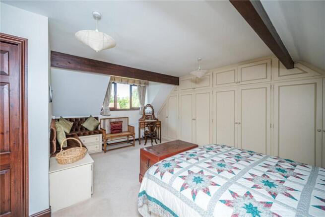 4 bed Detached for sale Image 8