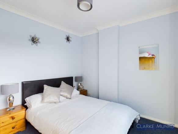 2 bed Semi-Detached to rent Image 9