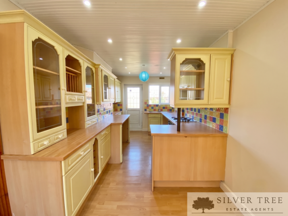 3 bed Terraced for sale Image 4