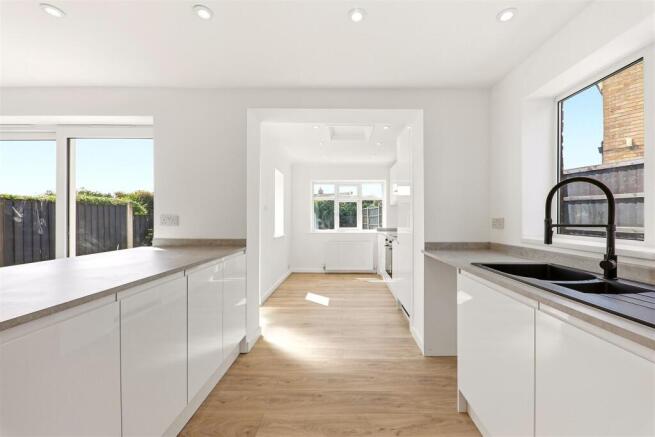 3 bed Detached for sale Image 9