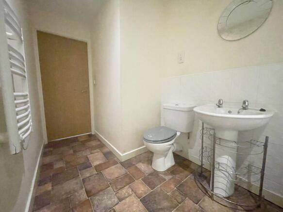 1 bed Apartment to rent Image 10