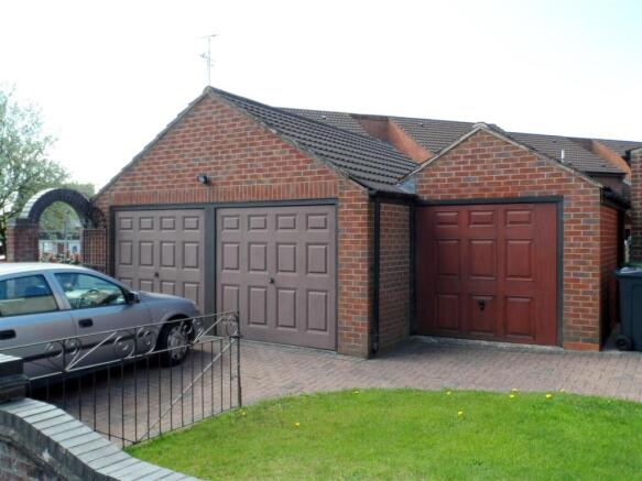 DOUBLE GARAGE