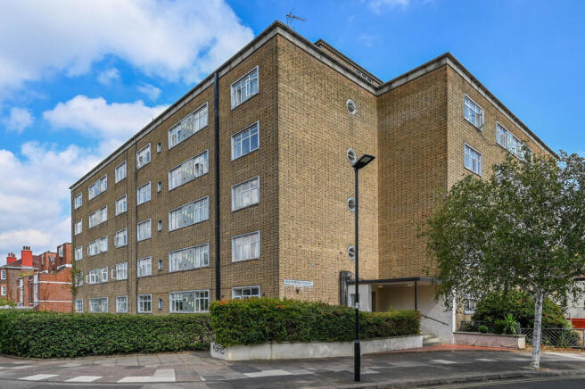 2-bed flat on Holsgrove Court, East Acton, London, W3, £340,000