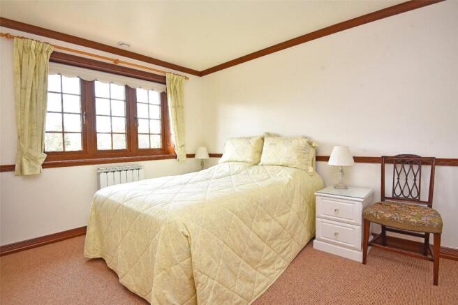 4 bed Detached for sale Image 12