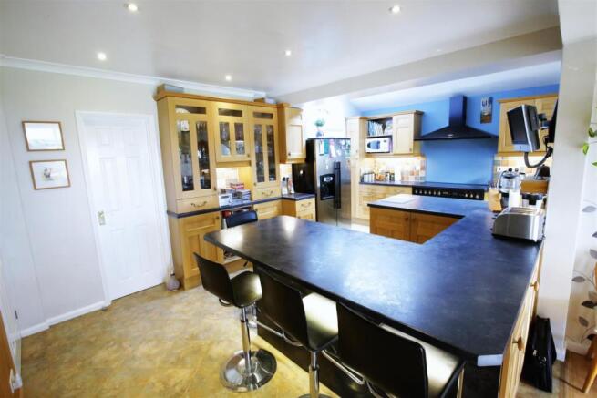 Kitchen / Breakfast 