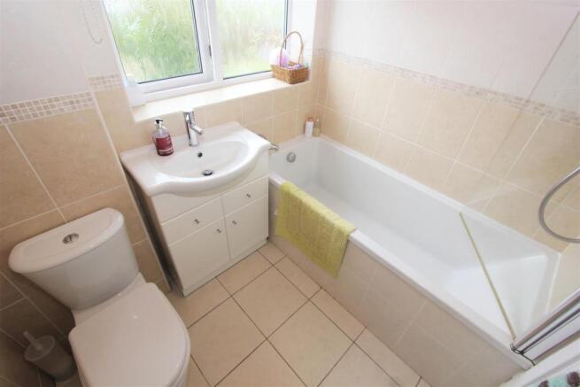 family bathroom.jpg