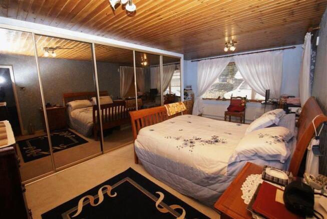 Downstairs Bed...