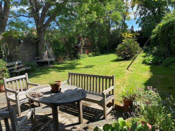 Garden Extra Photo