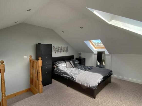 82 Wimmerfield bed1-3.jpg