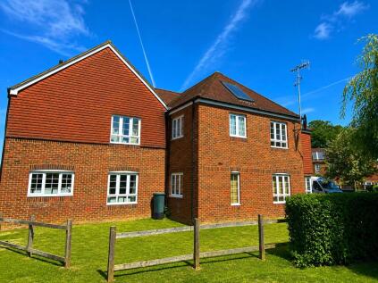 Dorlcote Way, Witley, Godalming, Surrey, GU8
