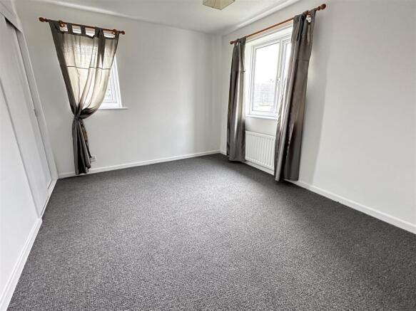 1 bed Semi-Detached to rent Image 6