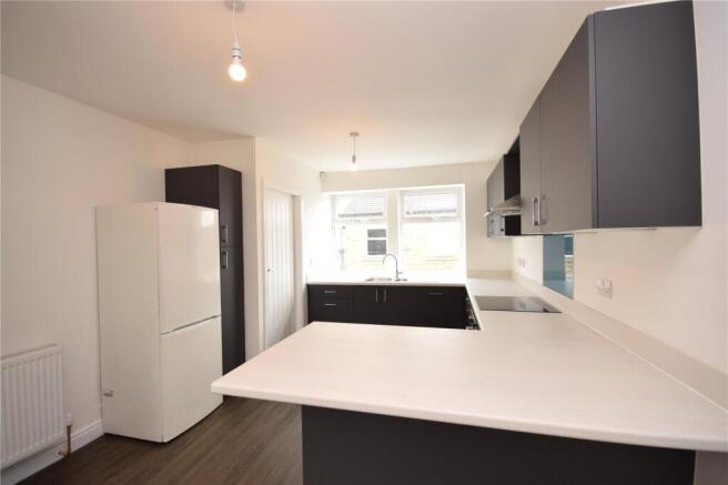 2 bed Apartment to rent Image 9