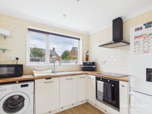 3 bed Semi-Detached for sale Image 4