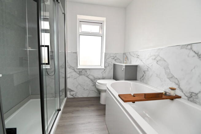 3 bed Semi-Detached for sale Image 12