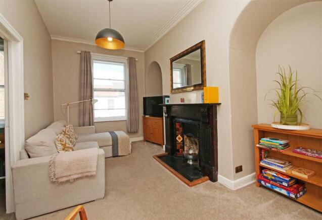 2 bed Apartment for sale Image 6