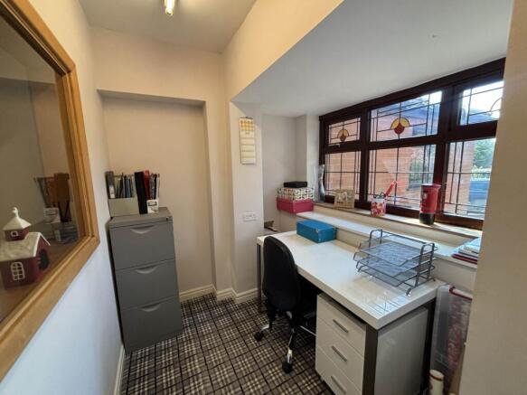 3 bed Semi-Detached for sale Image 9