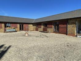 Karolinki, Farthinghoe Road, Banbury OX17 2NE