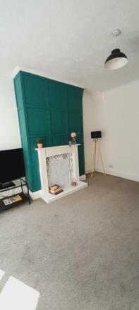 2 bed House to rent Image 5