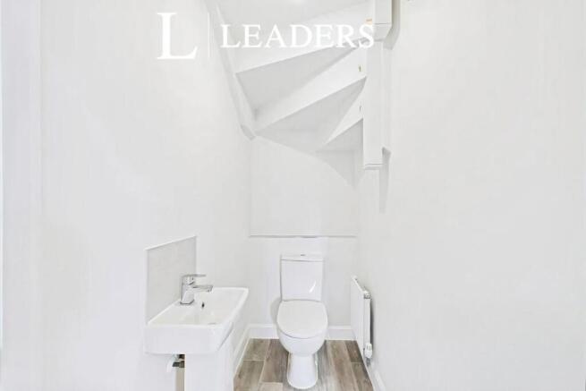 3 bed Detached to rent Image 10