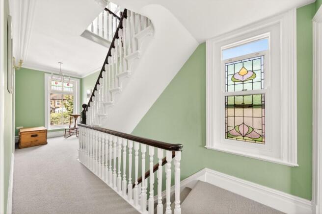5 bed Detached for sale Image 10