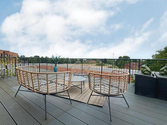 2 bed Apartment for sale Image 12