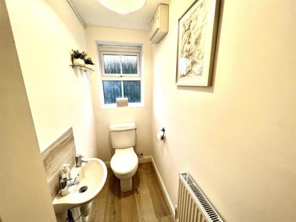 CLOAKROOM & WC
