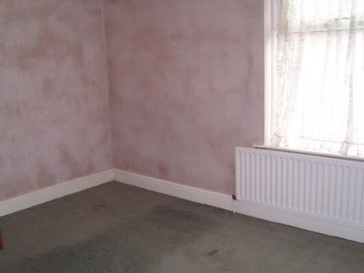 FRONT BEDROOM