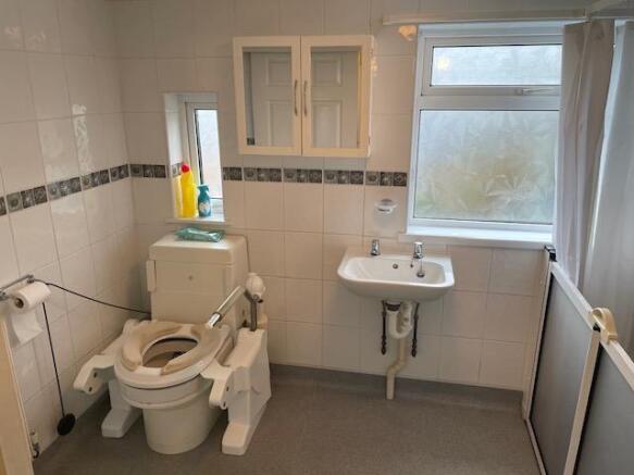 BATHROOM/WET ROOM