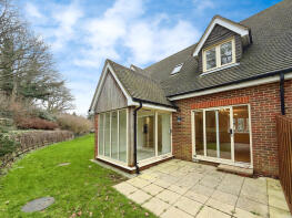 26, Durrants Drive, Horsham RH12 4AB