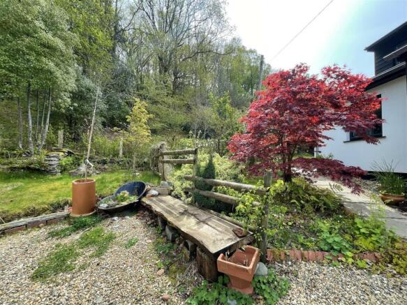 hafod b garden area 3.jpg