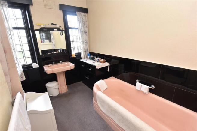 5 bed Terraced for sale Image 7