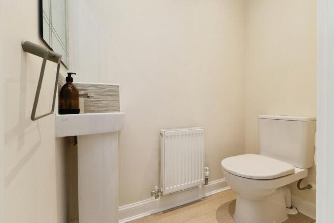 4 bed Detached for sale Image 11