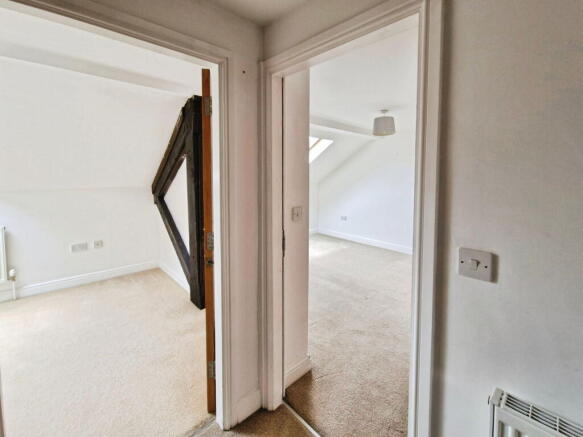 3 bed Apartment for sale Image 9