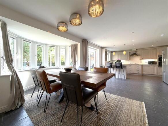 Magnificent Open-Plan Dining Kitchen 233