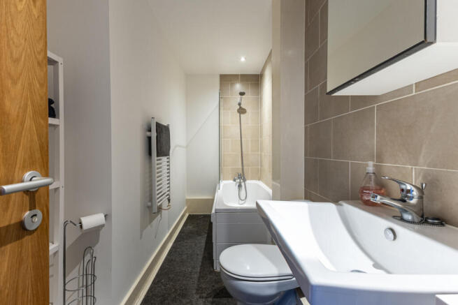 2 bed Flat for sale Image 10
