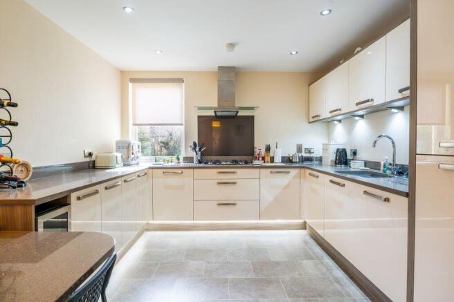 25 Elderslie Gardens, Largs, KA30 8FD photo 4