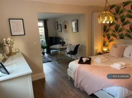 1, Radnor Apartments, Cherry Hinton Road, Cambridge CB1 7BS