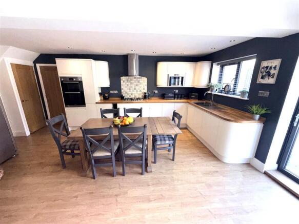 Exended Family Kitchen