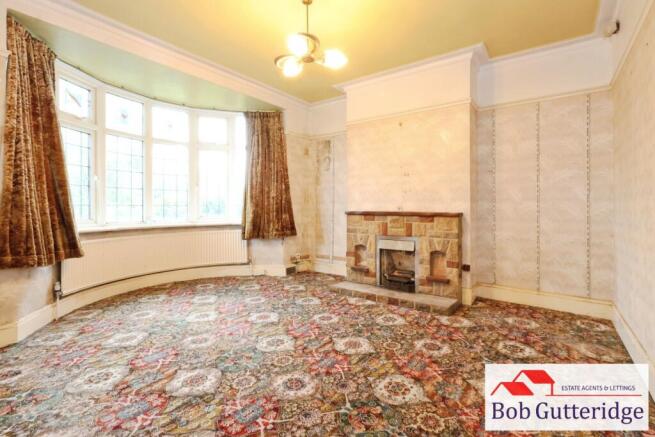 BAY FRONTED SITTING ROOM
