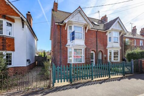 St. Marys Road, Liss, Hampshire, GU33