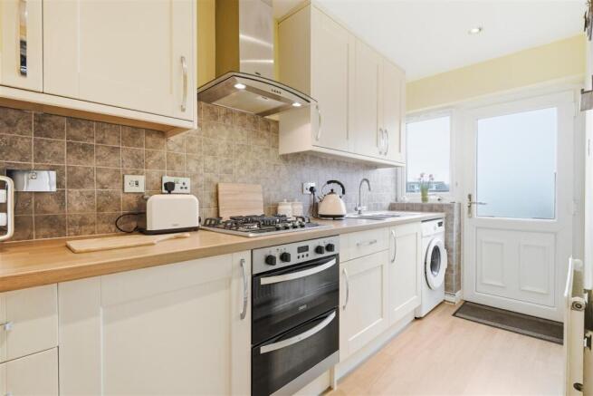 2 bed Terraced for sale Image 8