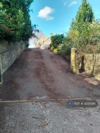 Side View Showing Driveway