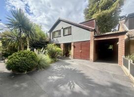 32, Oxford Drive, Kippax, Leeds LS25 7JG