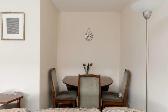 12 Dovecot Lade, Peebles, EH45 8HR photo 4