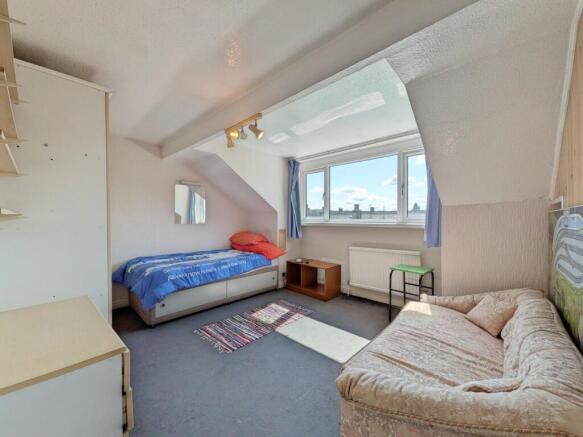 4 bed Terraced for sale Image 7