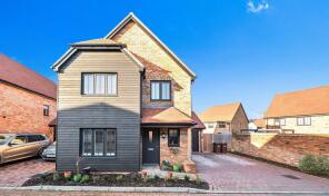 17, Oakleigh Grove, Cliffe Woods, Rochester ME3 8GY