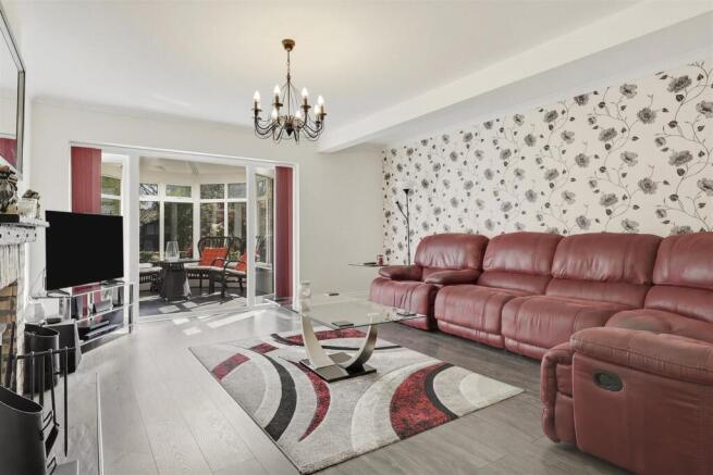 Kents Hill Road, Benfleet photo 4