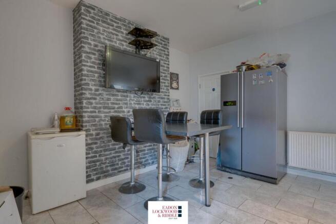 5 bed Terraced for sale Image 7