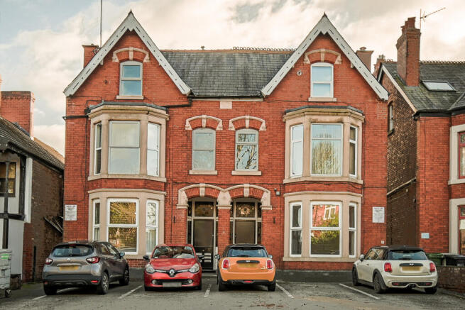 1-bed flat on Chester Road, Macclesfield, SK11, £117,500